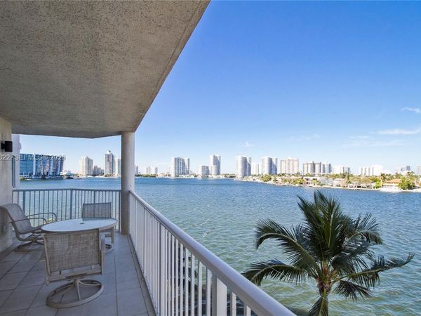 18260 N Bay Rd, Unit 420, Sunny Isles Beach, FL 33160