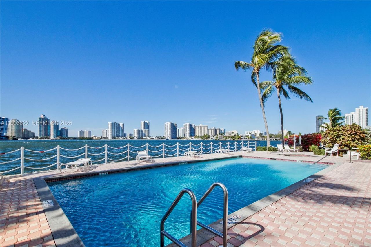 18260 N Bay Rd, Unit 420, Sunny Isles Beach, FL 33160 Photo