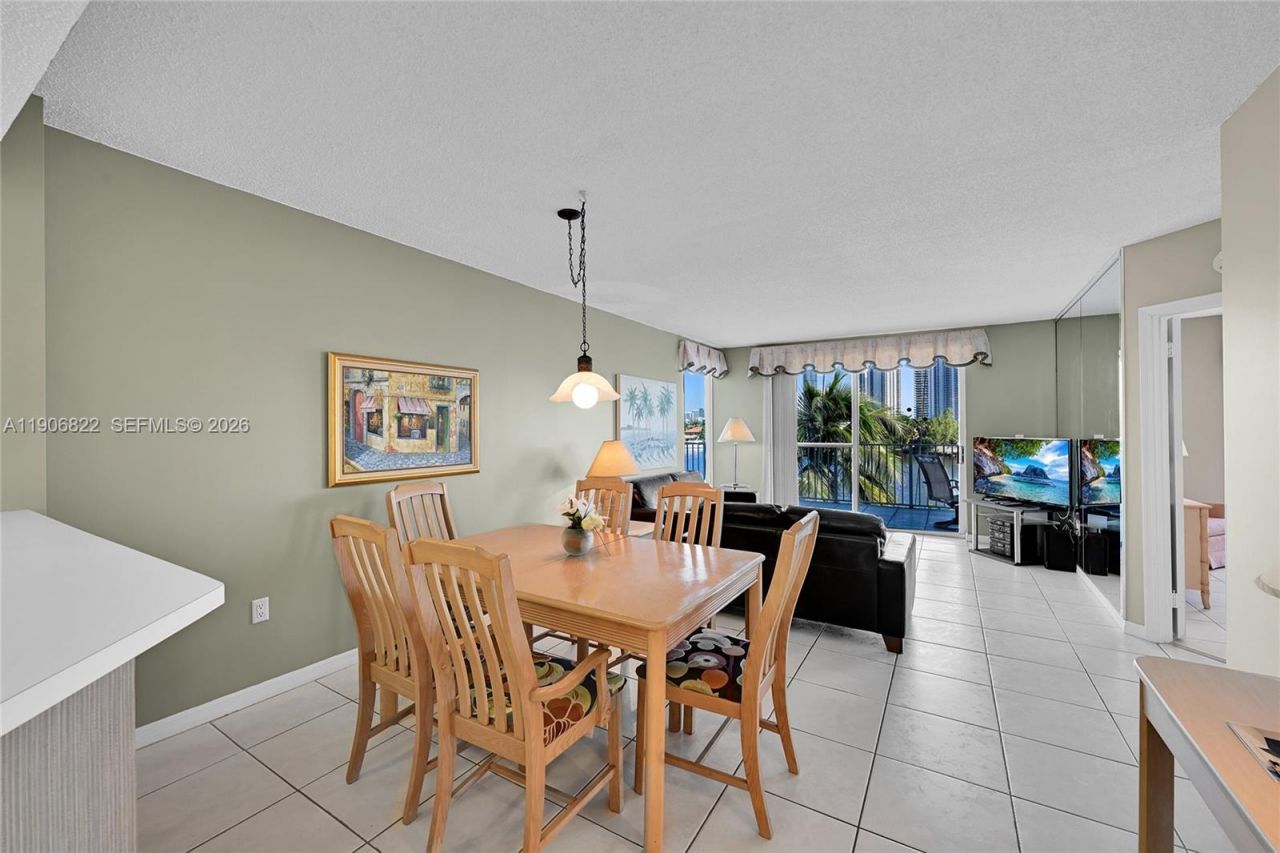 18260 N Bay Rd, Unit 420, Sunny Isles Beach, FL 33160 Photo