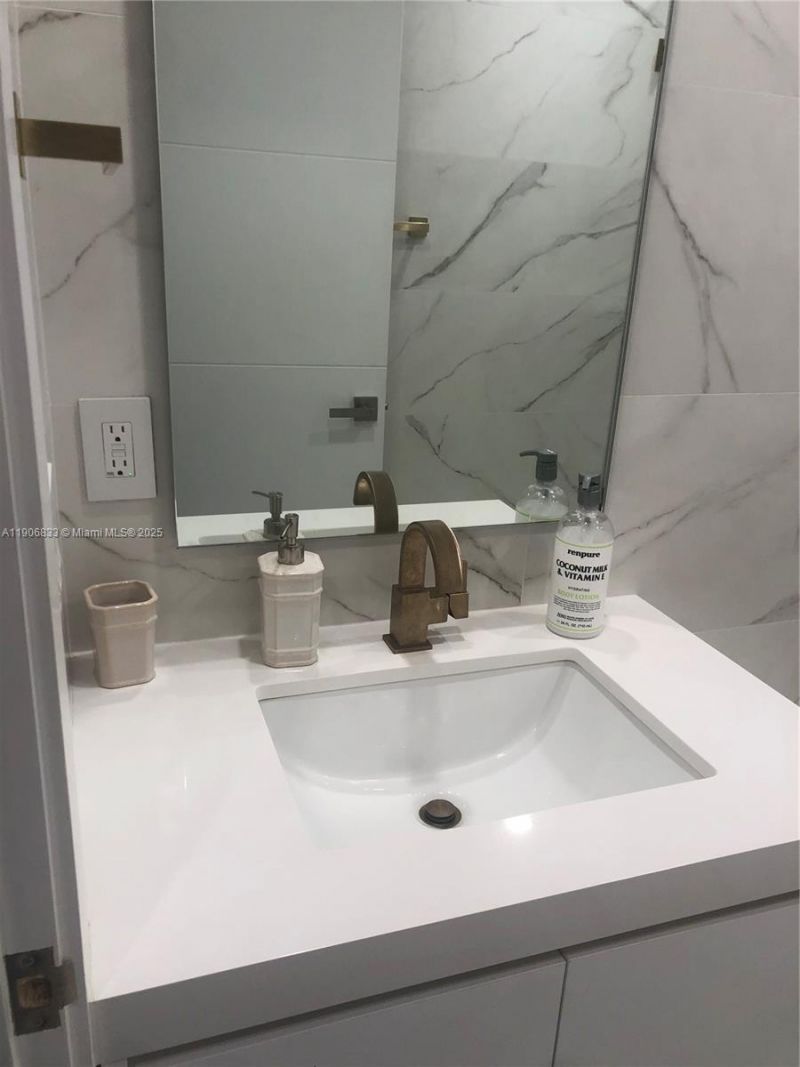 10185 Collins Ave, Unit 1510, Bal Harbour, FL 33154 Photo