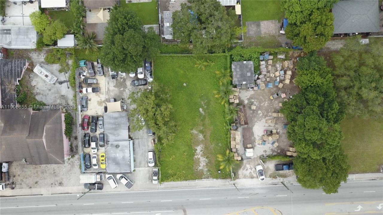 3039 NW 54th St, Miami, FL 33142 Photo