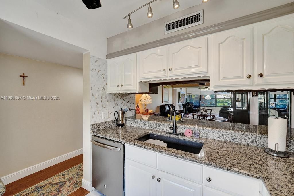 1502 Whitehall Dr, Unit 305, Davie, FL 33324 Photo