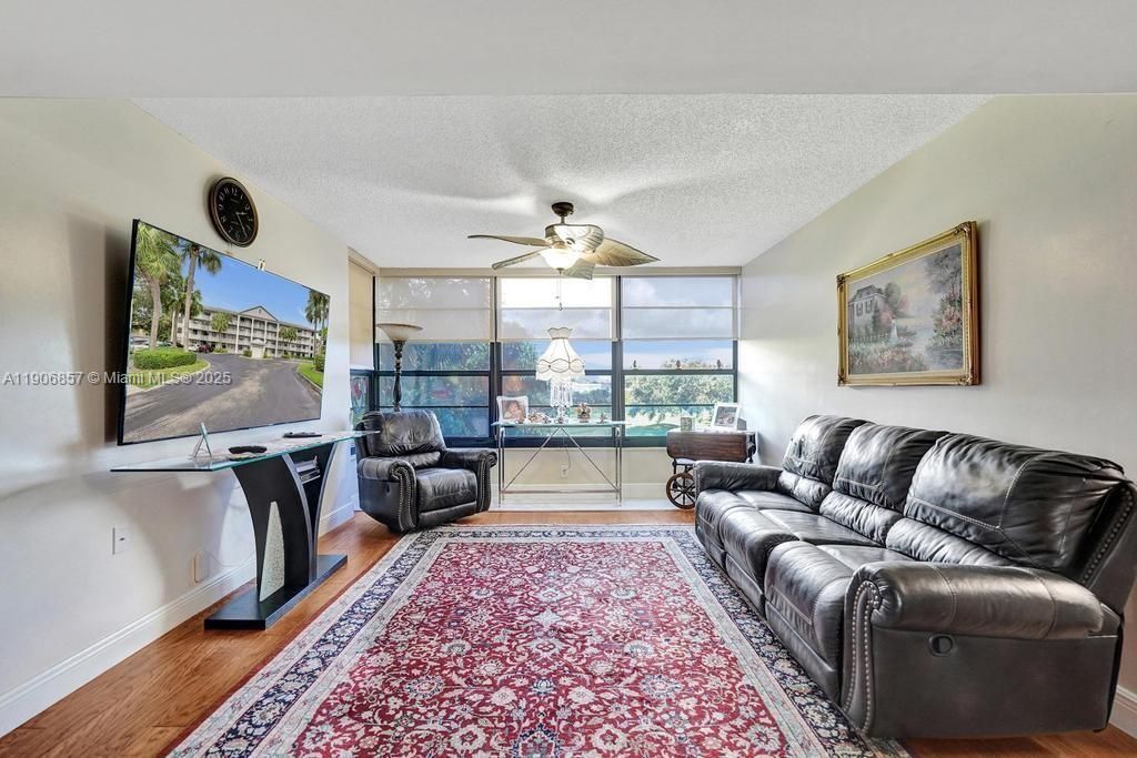 1502 Whitehall Dr, Unit 305, Davie, FL 33324 Photo