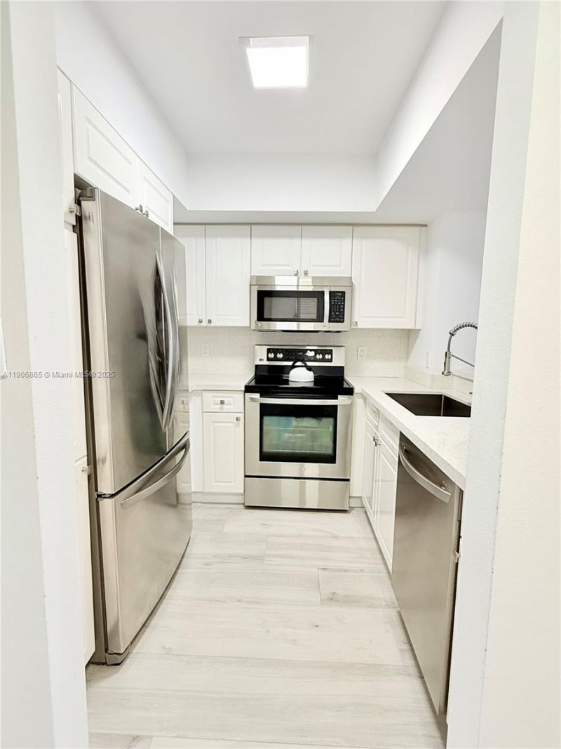 1800 Sunset Harbour Dr, Unit 2005, Miami Beach, FL 33139 Photo