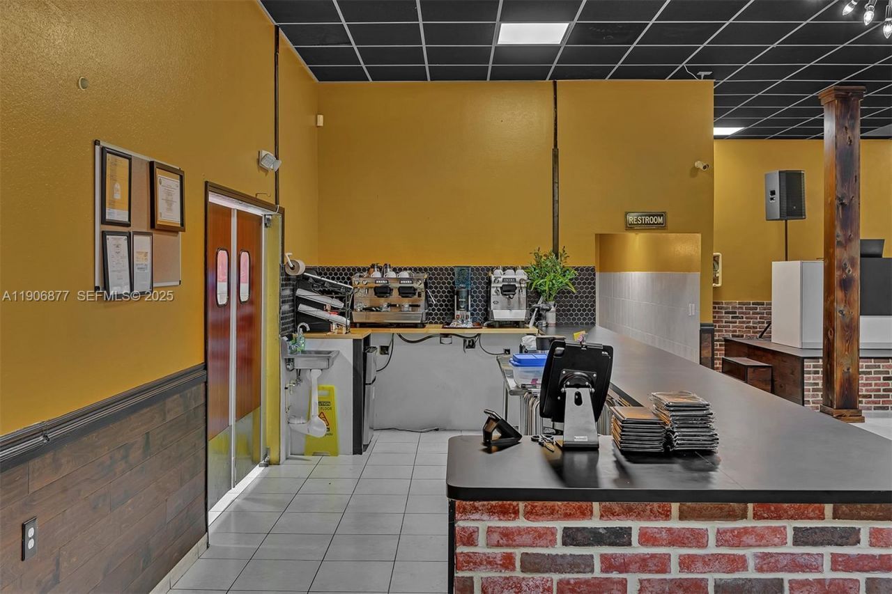 17 NE 1st Rd, Homestead, FL 33030 Photo