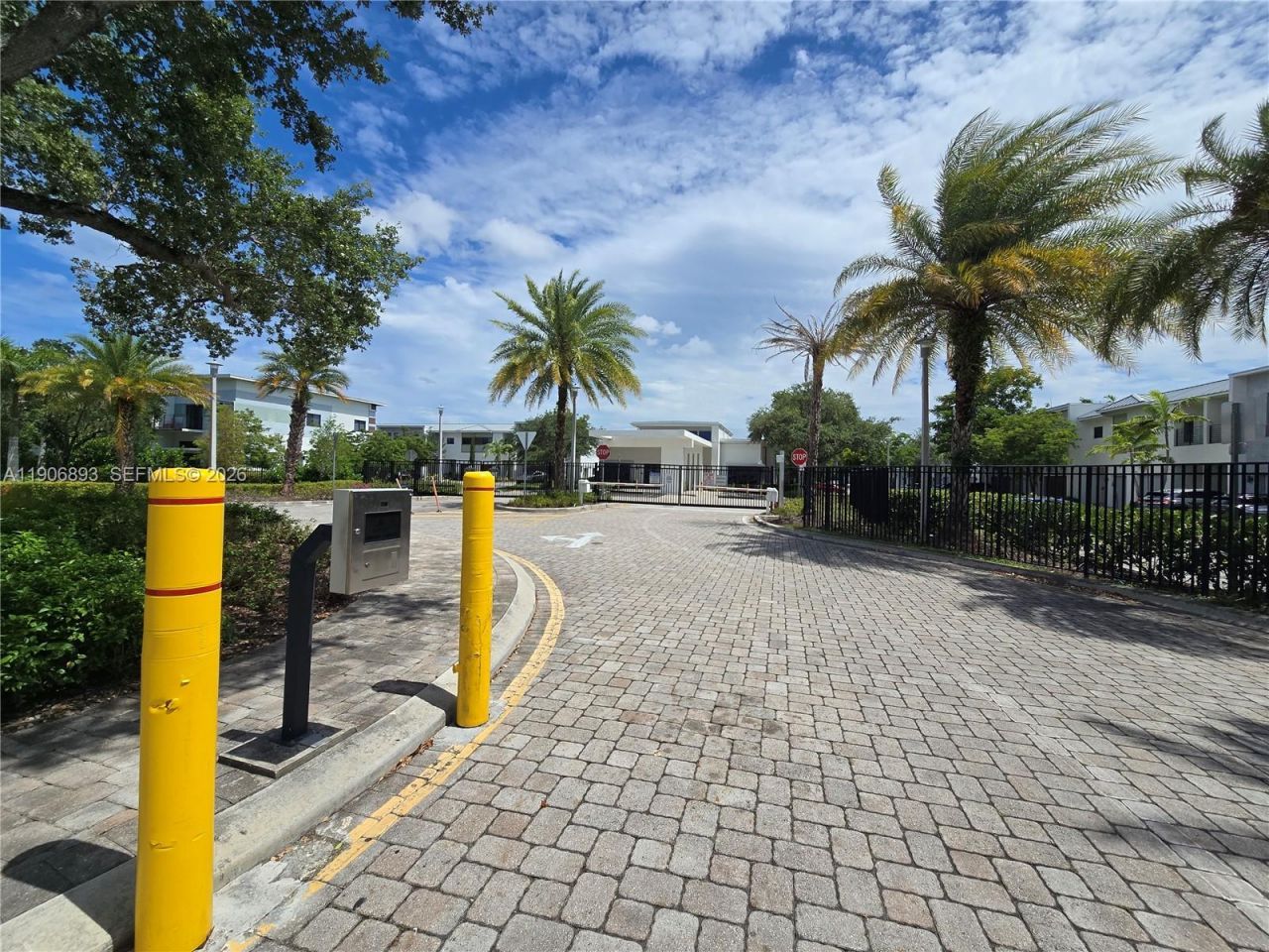 4500 NW 8th Pl, Plantation, FL 33317 Photo