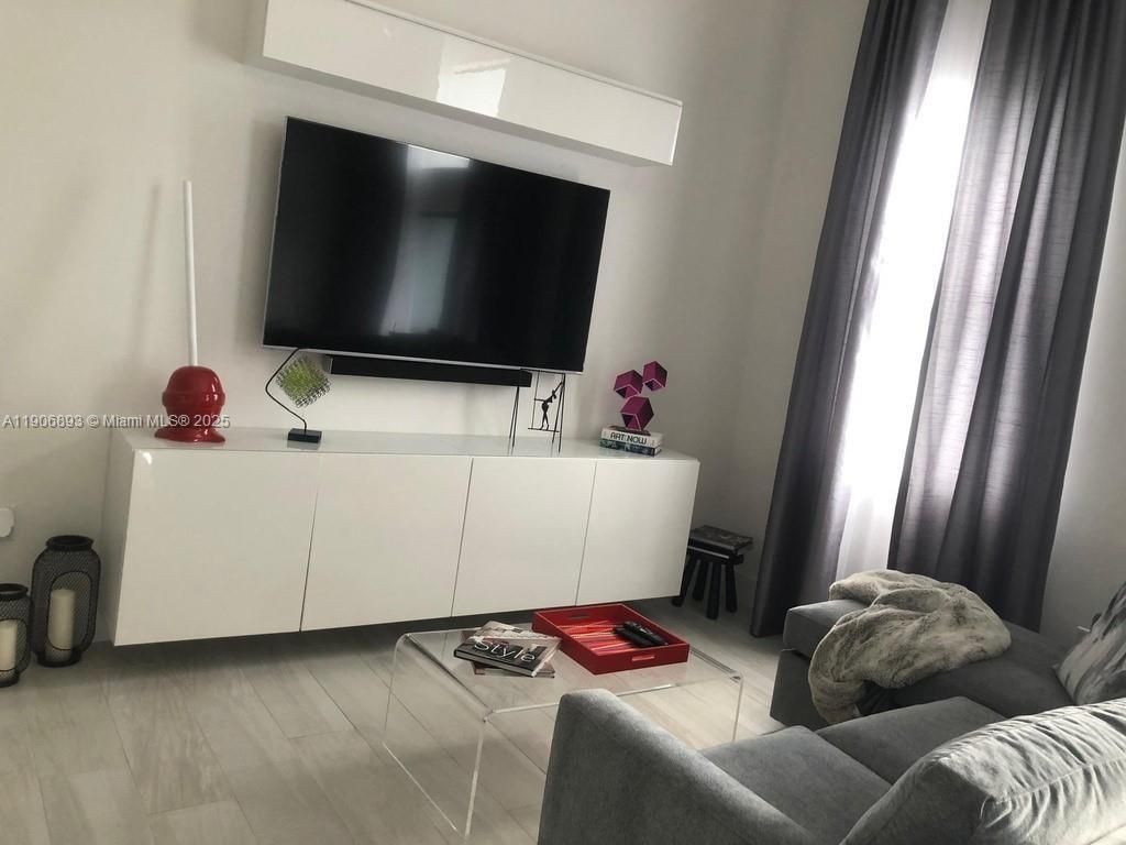 4500 NW 8th Pl, Plantation, FL 33317 Photo