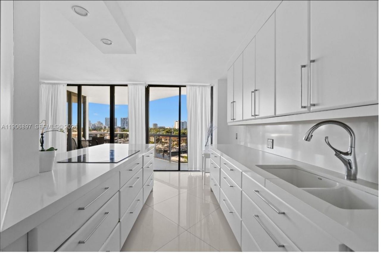 3610 Yacht Club Dr, Unit 609, Aventura, FL 33180 Photo