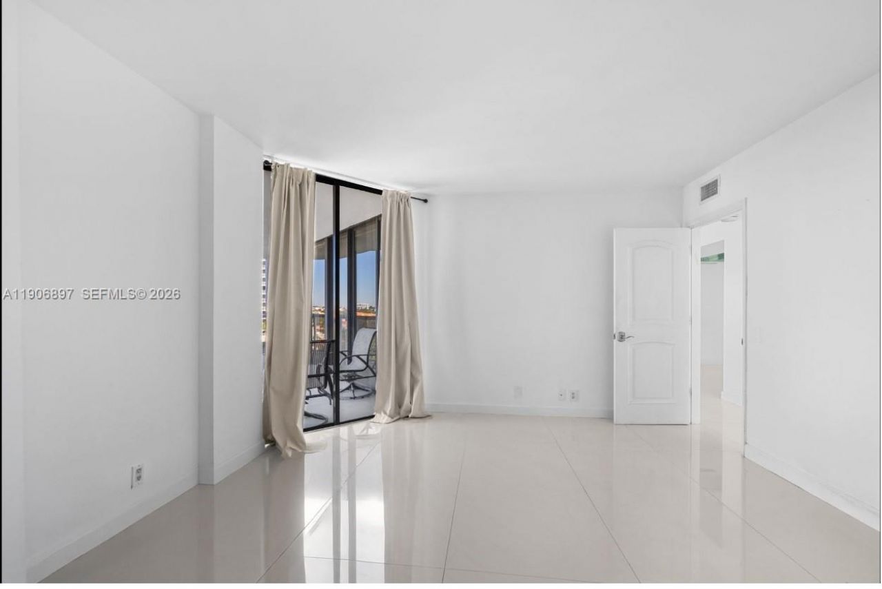 3610 Yacht Club Dr, Unit 609, Aventura, FL 33180 Photo