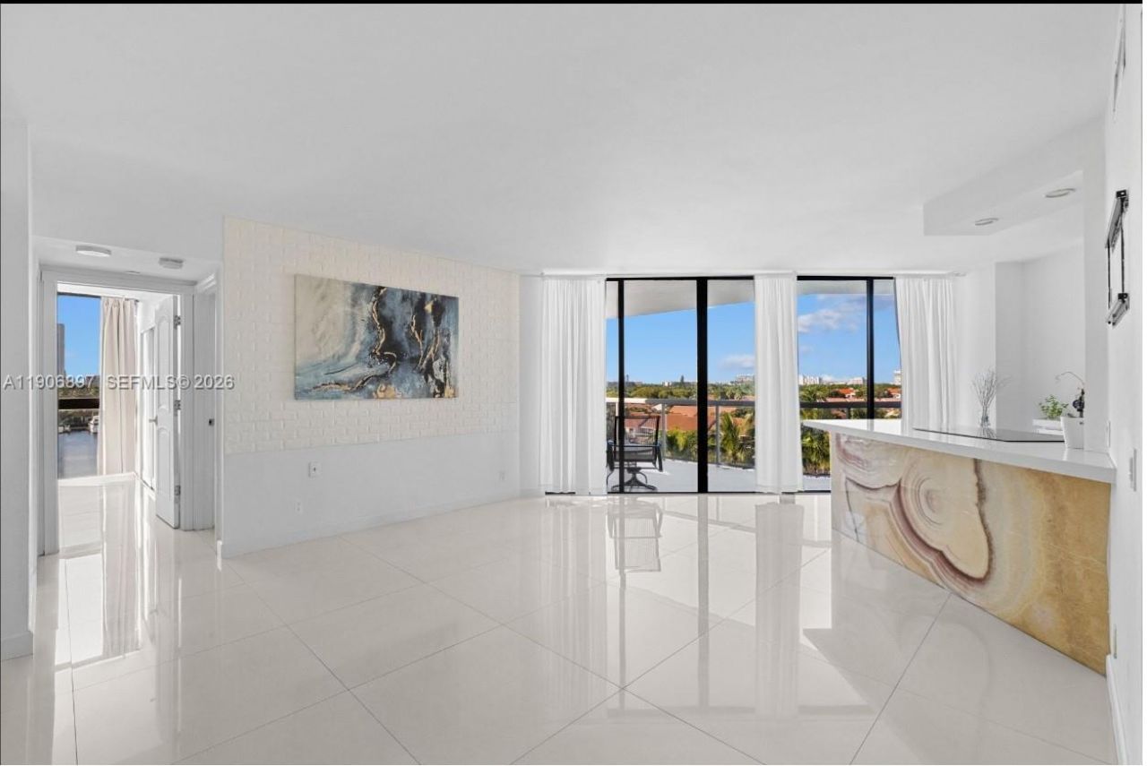 3610 Yacht Club Dr, Unit 609, Aventura, FL 33180 Photo