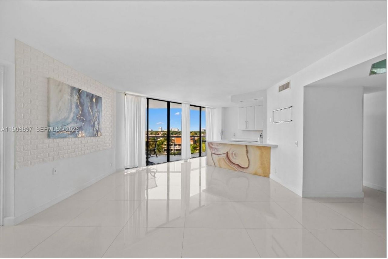 3610 Yacht Club Dr, Unit 609, Aventura, FL 33180 Photo