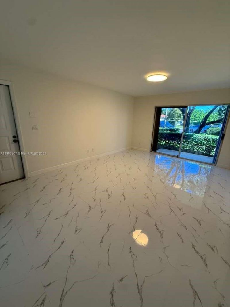 11250 SW 13th St, Unit 104, Pembroke Pines, FL 33025 Photo