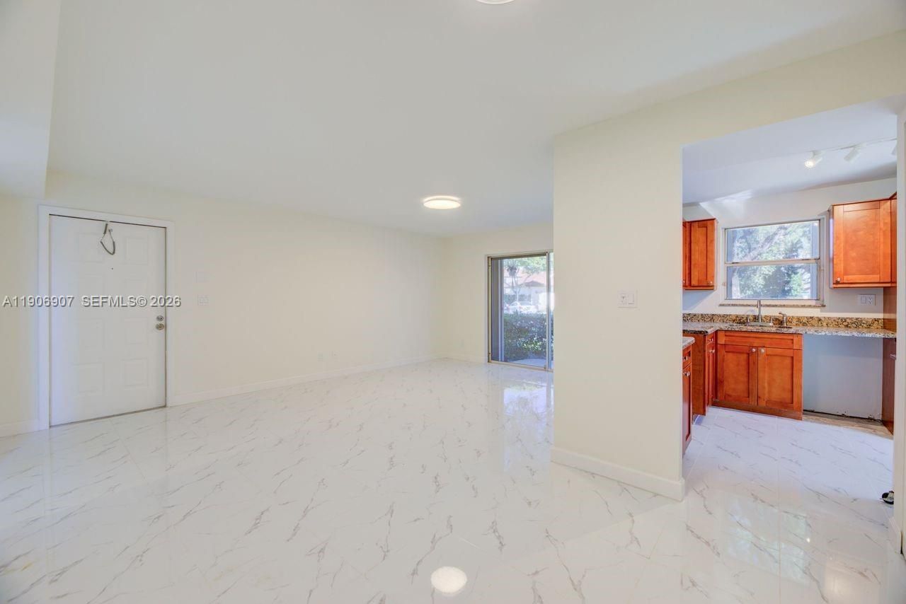 11250 SW 13th St, Unit 104, Pembroke Pines, FL 33025 Photo