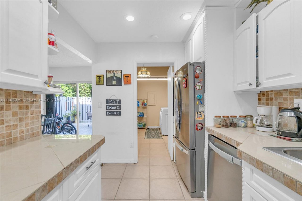 13715 SW 84th St, Unit F, Miami, FL 33183 Photo