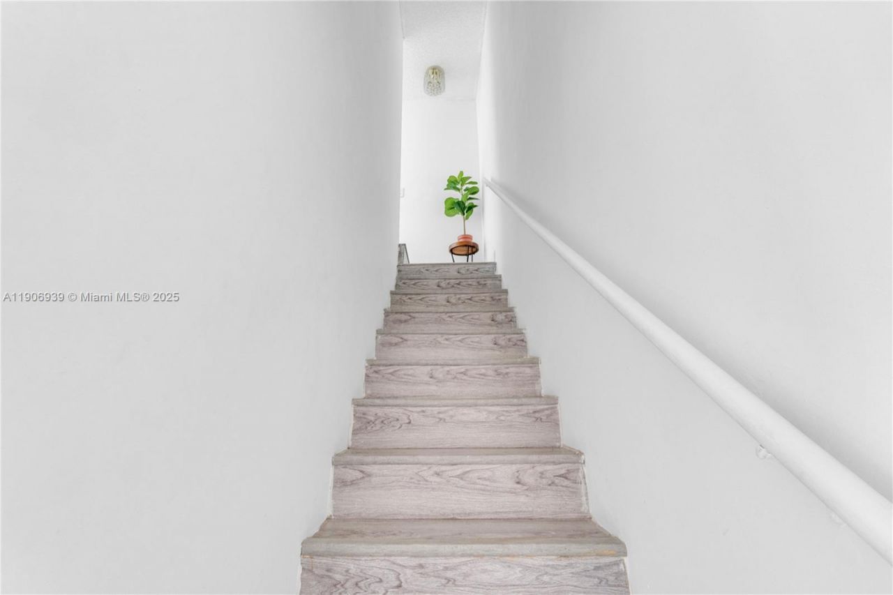 13715 SW 84th St, Unit F, Miami, FL 33183 Photo