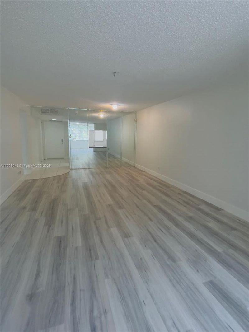 443 NE 195th St, Unit 338, Miami, FL 33179 Photo