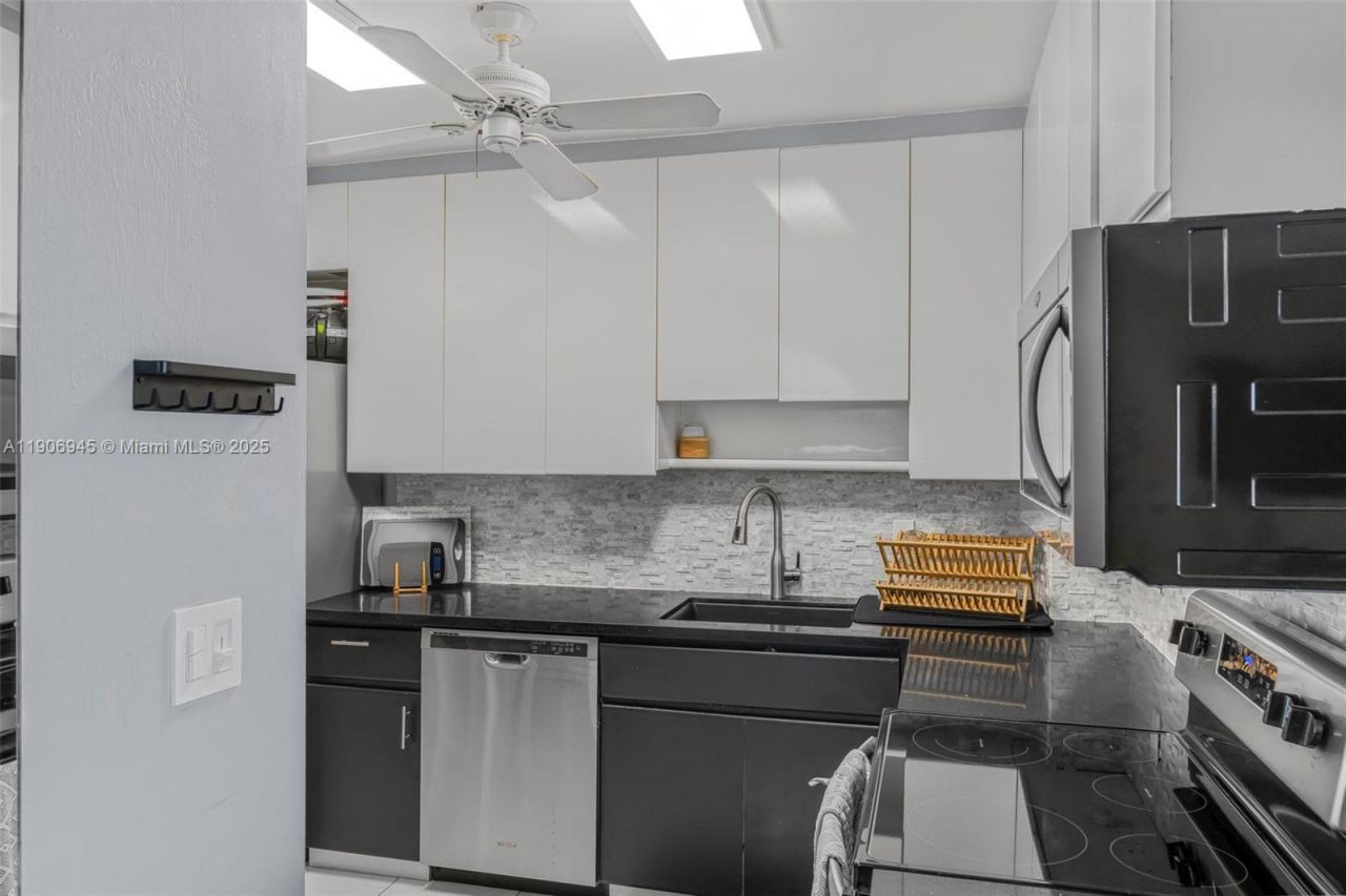 4400 Hillcrest Dr, Unit 912B, Hollywood, FL 33021 Photo