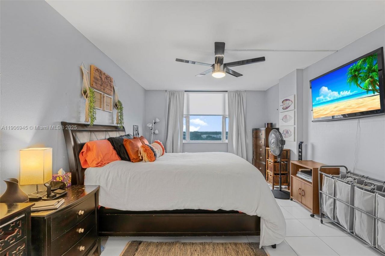 4400 Hillcrest Dr, Unit 912B, Hollywood, FL 33021 Photo