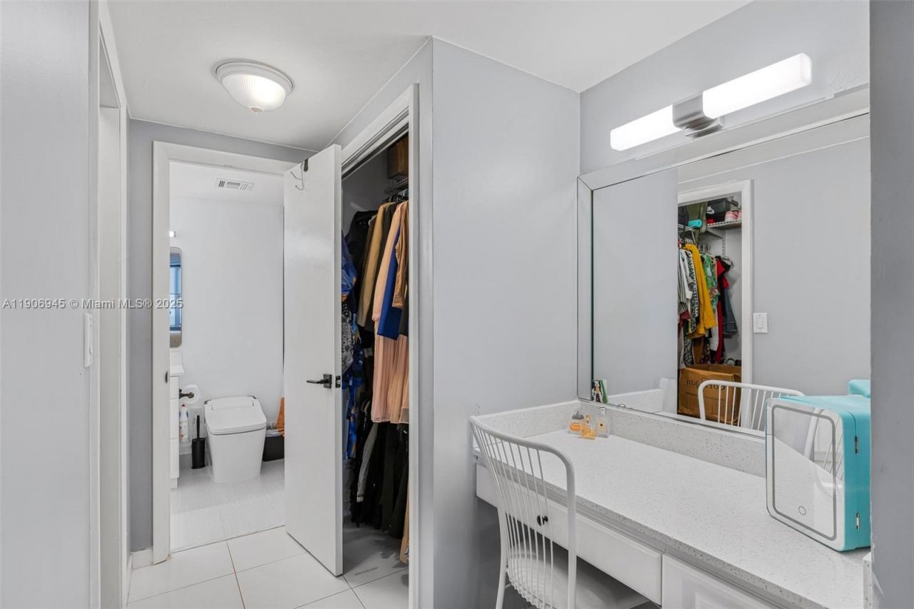 4400 Hillcrest Dr, Unit 912B, Hollywood, FL 33021 Photo