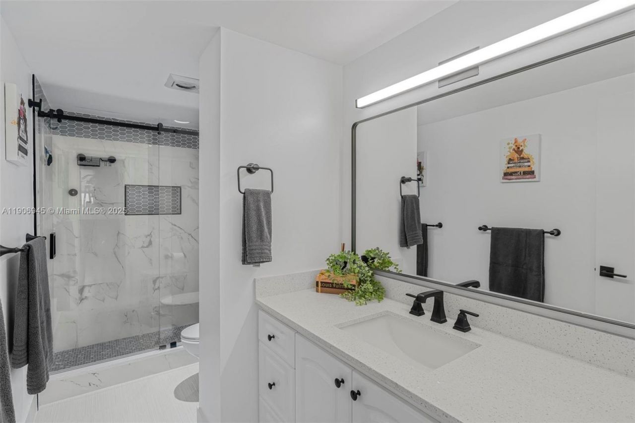 4400 Hillcrest Dr, Unit 912B, Hollywood, FL 33021 Photo