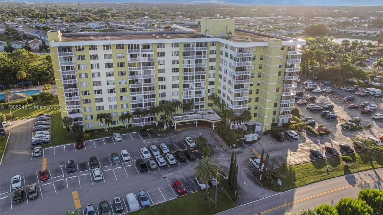 4400 Hillcrest Dr, Unit 912B, Hollywood, FL 33021 Photo