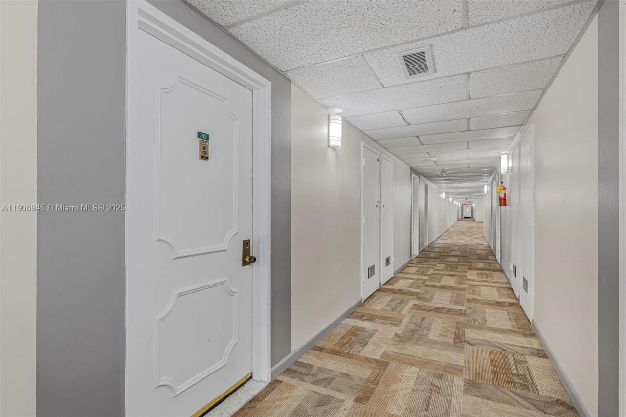 4400 Hillcrest Dr, Unit 912B, Hollywood, FL 33021 Photo