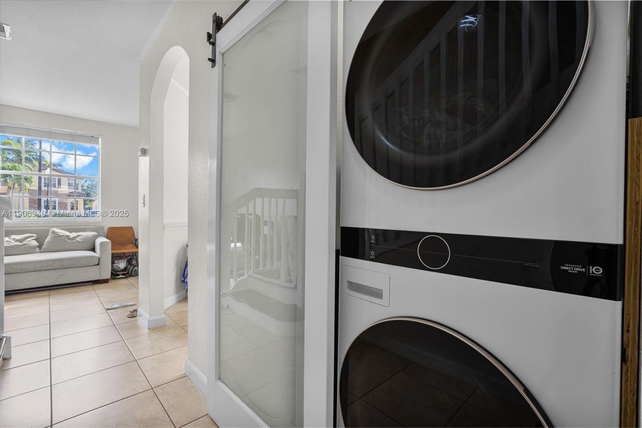 9239 SW 227th St, Unit 1, Cutler Bay, FL 33190 Photo