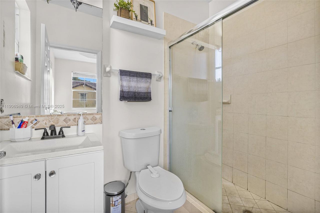 9239 SW 227th St, Unit 1, Cutler Bay, FL 33190 Photo