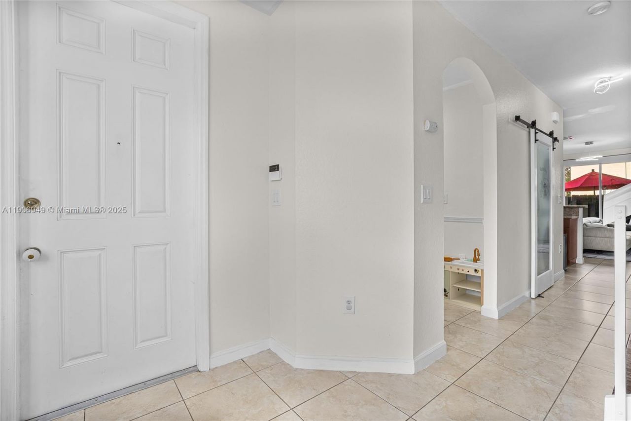 9239 SW 227th St, Unit 1, Cutler Bay, FL 33190 Photo