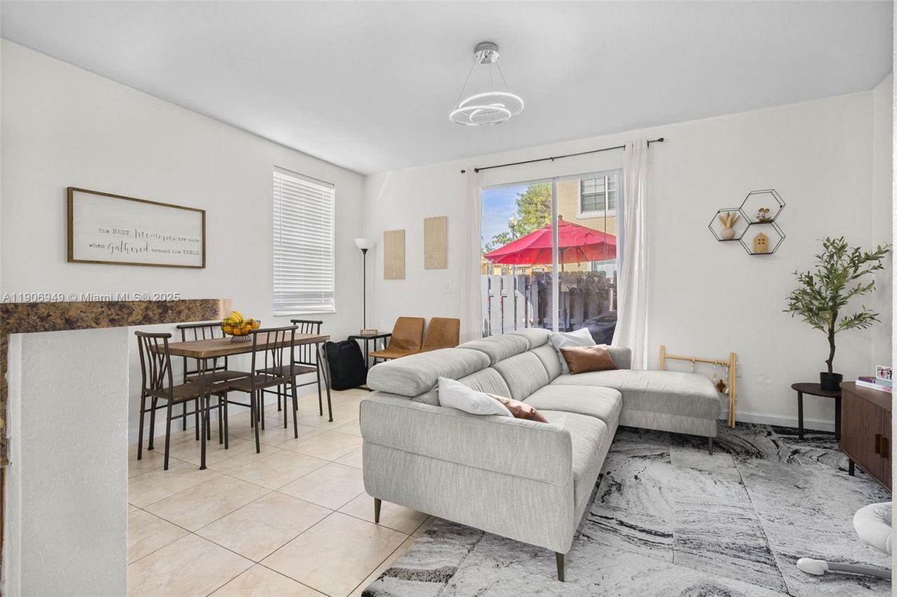 9239 SW 227th St, Unit 1, Cutler Bay, FL 33190 Photo