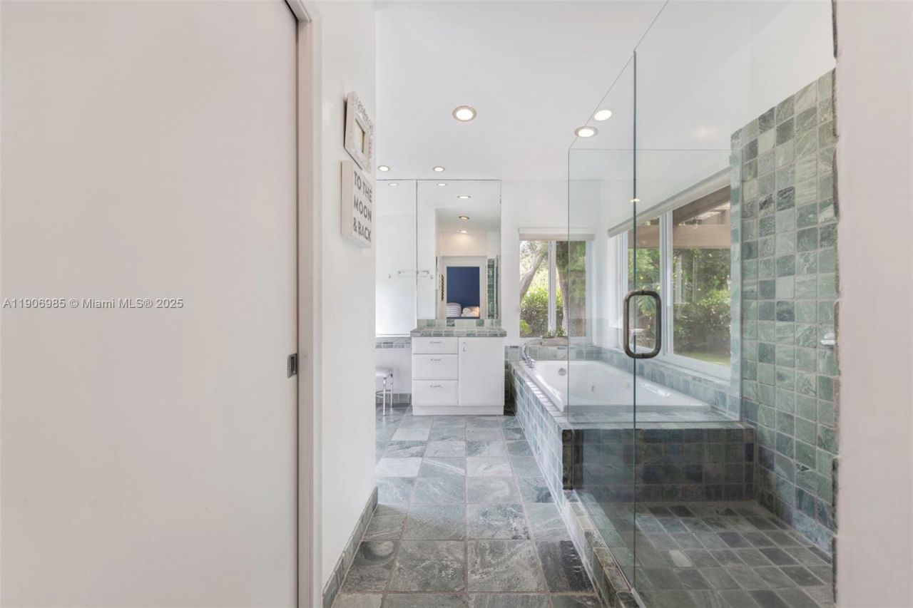 7220 SW 53rd Ct, Miami, FL 33143 Photo