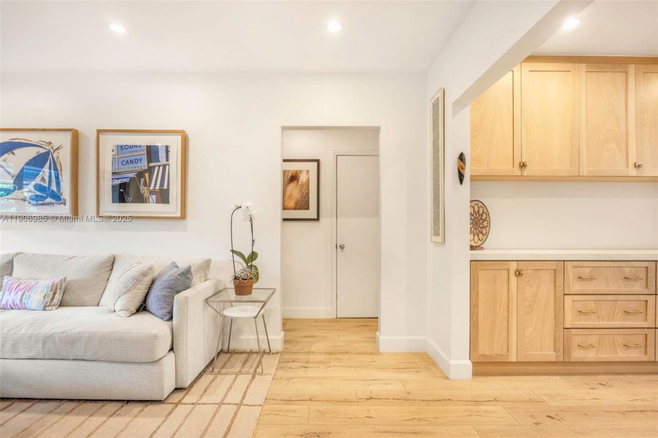 7220 SW 53rd Ct, Miami, FL 33143 Photo