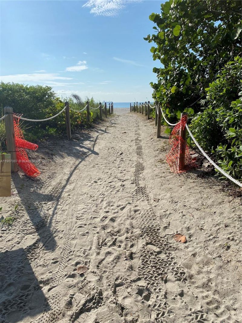 2301 Collins Av, Unit 737, Miami Beach, FL 33139 Photo