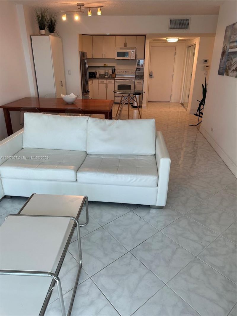 2301 Collins Av, Unit 737, Miami Beach, FL 33139 Photo