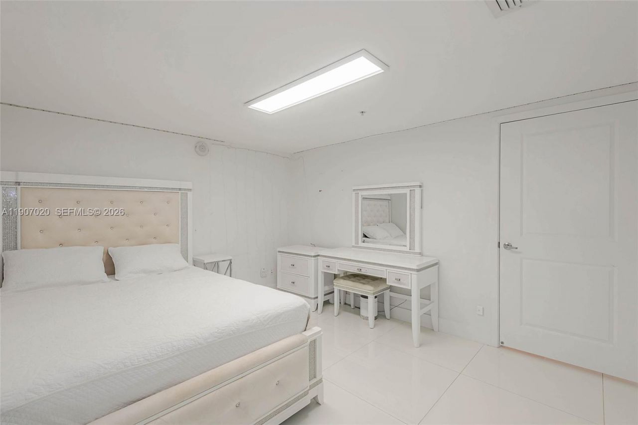 400 Sunny Isles Blvd, Unit 906, Sunny Isles Beach, FL 33160 Photo