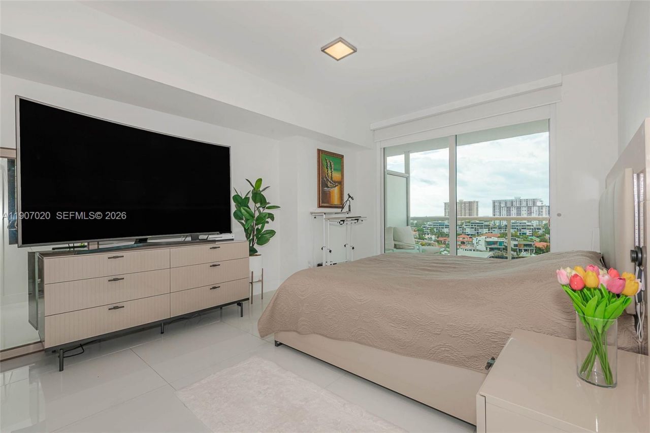 400 Sunny Isles Blvd, Unit 906, Sunny Isles Beach, FL 33160 Photo