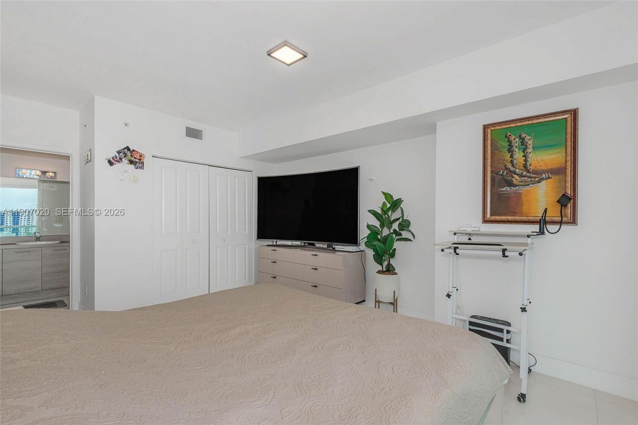 400 Sunny Isles Blvd, Unit 906, Sunny Isles Beach, FL 33160 Photo