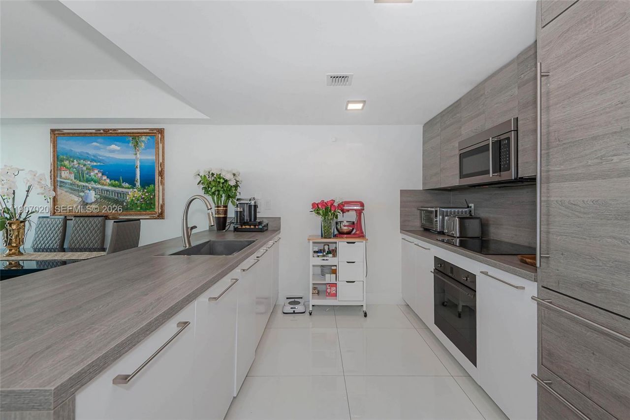 400 Sunny Isles Blvd, Unit 906, Sunny Isles Beach, FL 33160 Photo