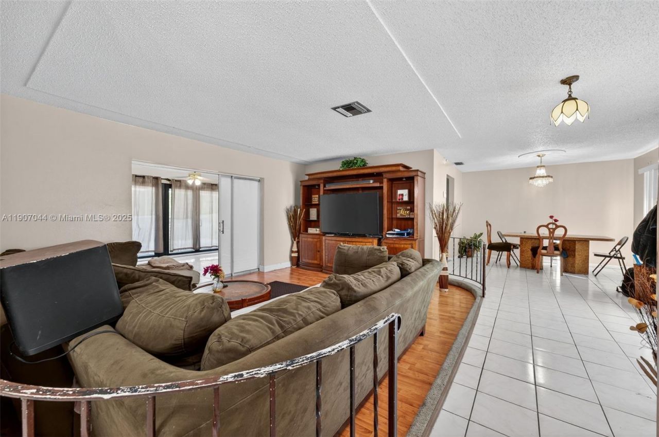 849 NW 70th Way, Margate, FL 33063 Photo