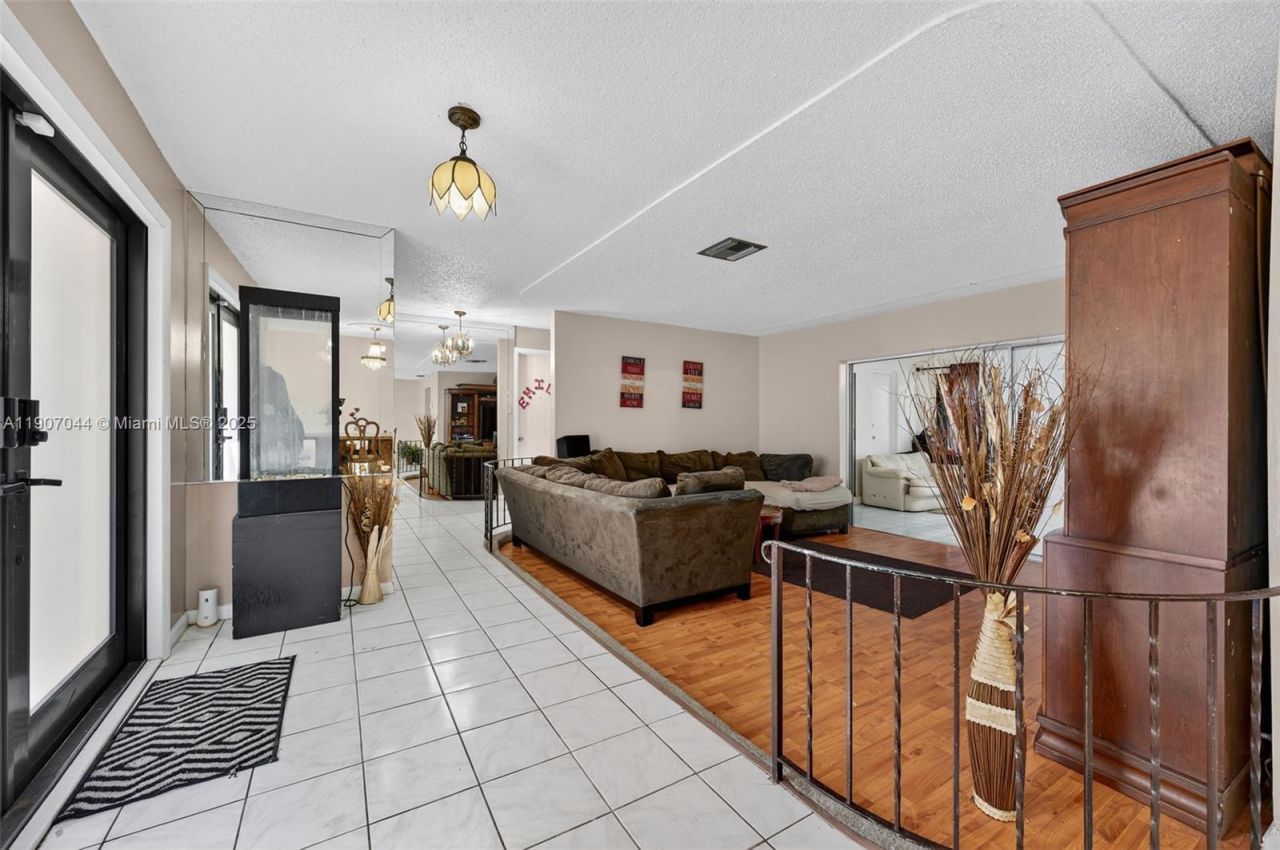 849 NW 70th Way, Margate, FL 33063 Photo