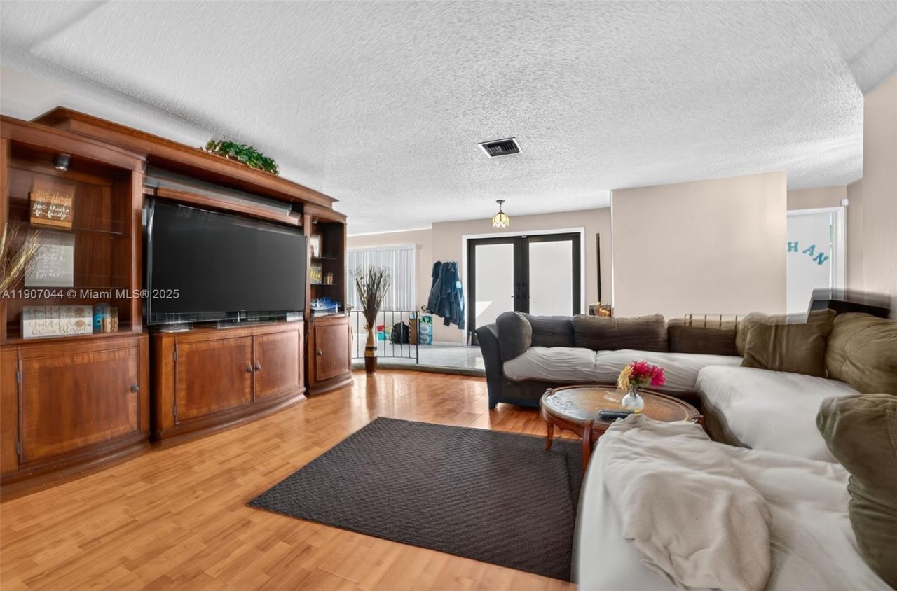 849 NW 70th Way, Margate, FL 33063 Photo