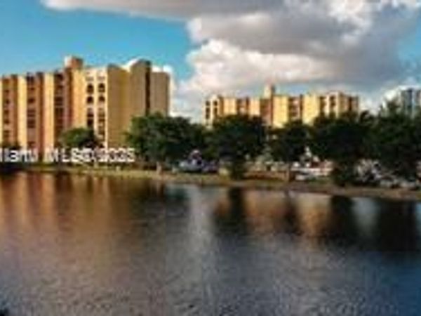 4707 NW 7th St, Unit 308-8, Miami, FL 33126