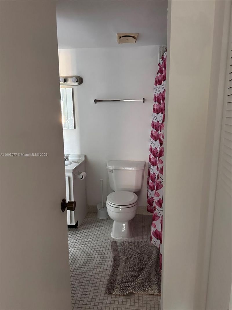 4707 NW 7th St, Unit 308-8, Miami, FL 33126 Photo