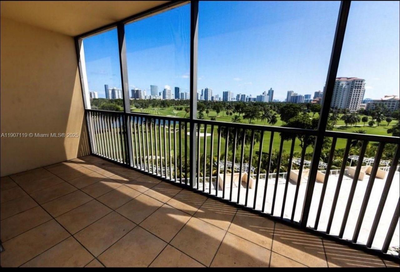 20379 W Country Club Dr, Unit 737, Aventura, FL 33180 Photo