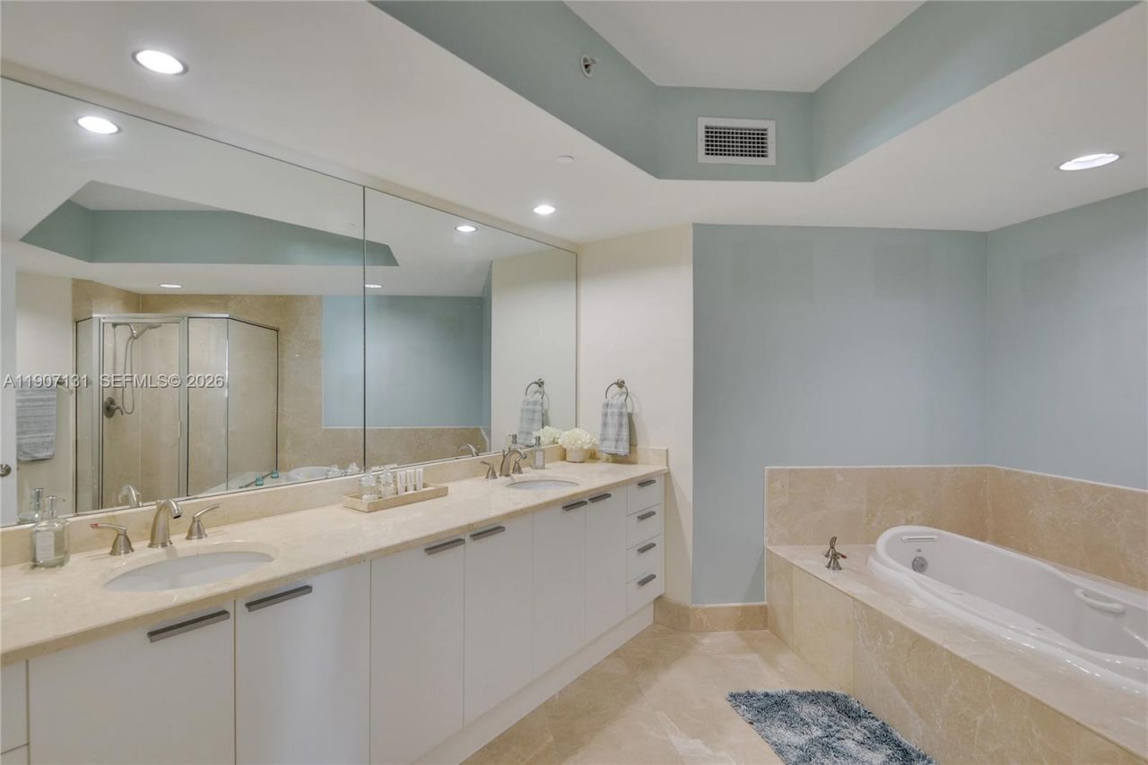 231 Riverside Dr, Unit 510, Daytona, FL 32117 Photo