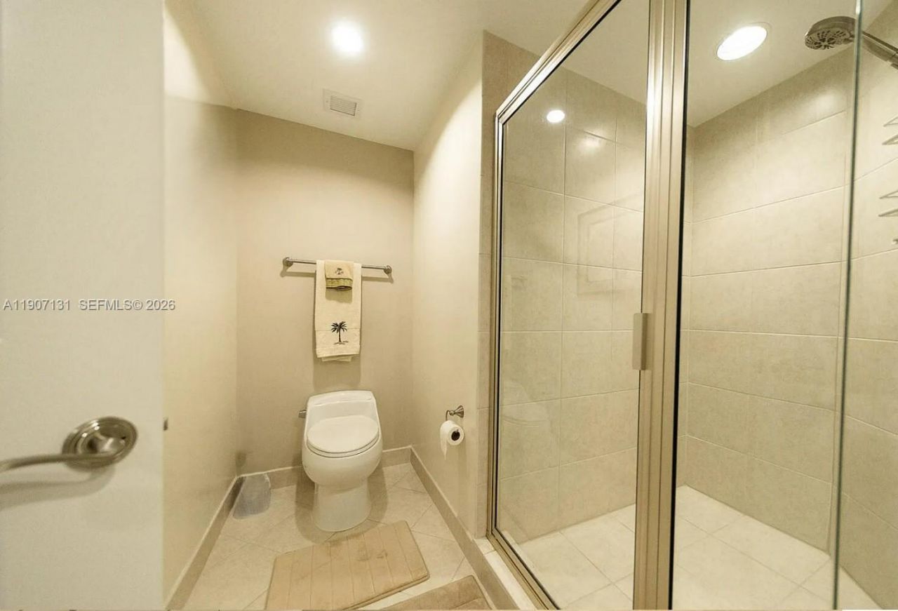 231 Riverside Dr, Unit 510, Daytona, FL 32117 Photo