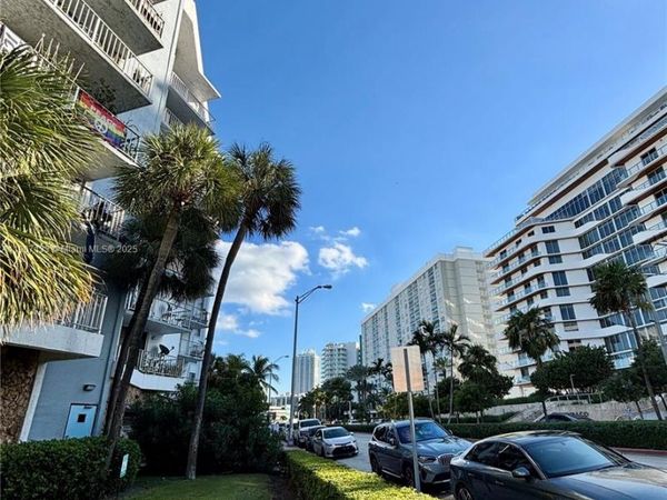 6801 Indian Creek Dr, Unit 402, Miami Beach, FL 33141