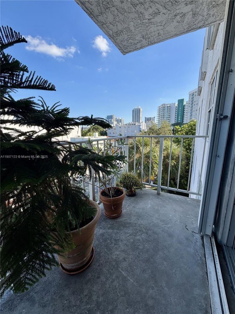 6801 Indian Creek Dr, Unit 402, Miami Beach, FL 33141 Photo