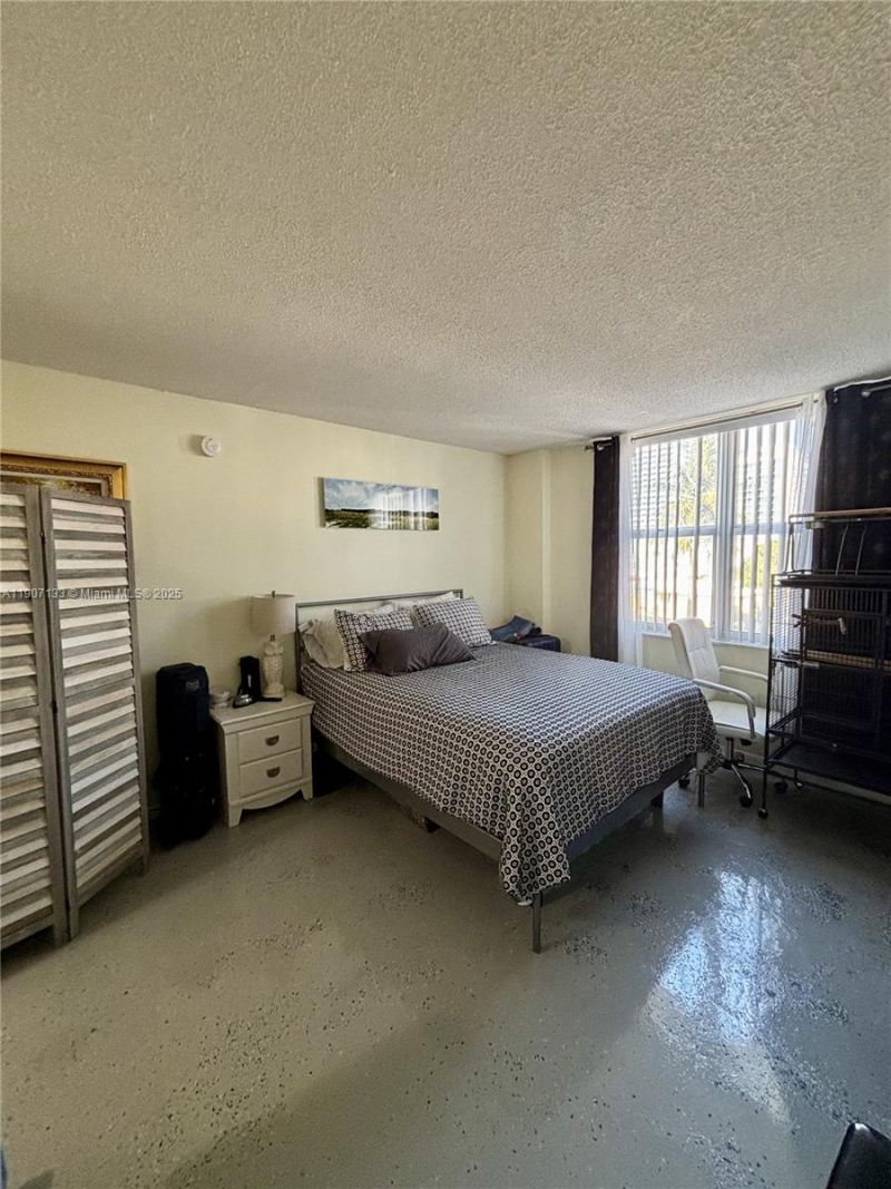 6801 Indian Creek Dr, Unit 402, Miami Beach, FL 33141 Photo