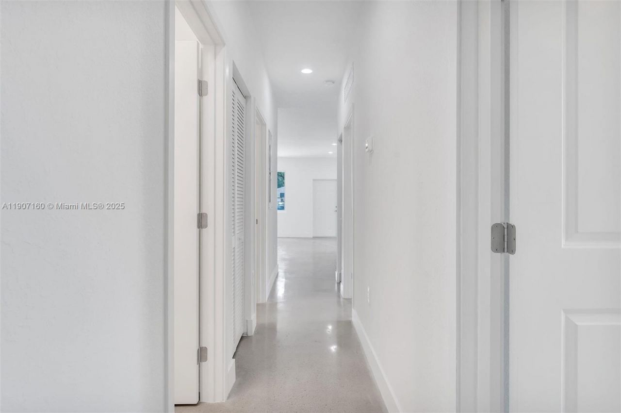 638 NW 15th Ave, Fort Lauderdale, FL 33311 Photo